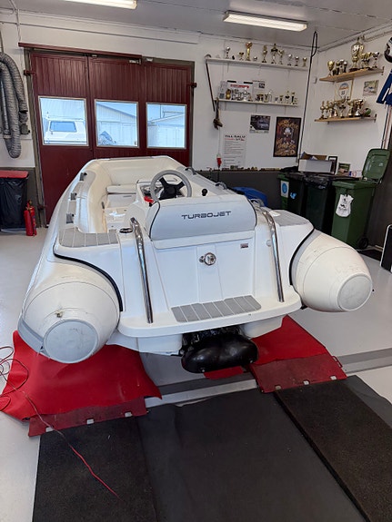 Williams 325 Turbojet 2010 2 of 10
