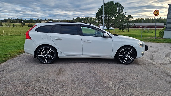 Volvo V60 4 of 10