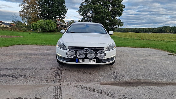Volvo V60 3 of 10
