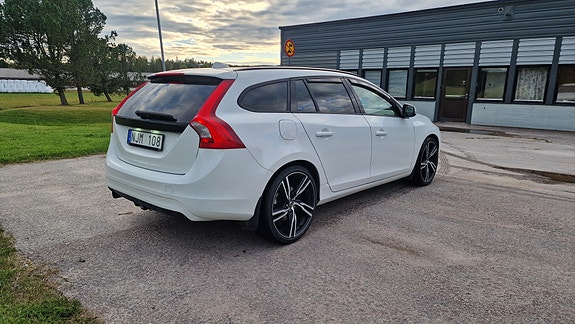 Volvo V60 5 of 10