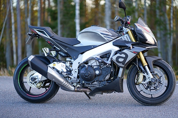 Aprilia Tuono V4 1100 RR 2 of 5