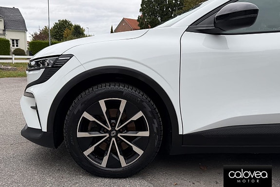 Renault Megane E-Tech 11 of 15