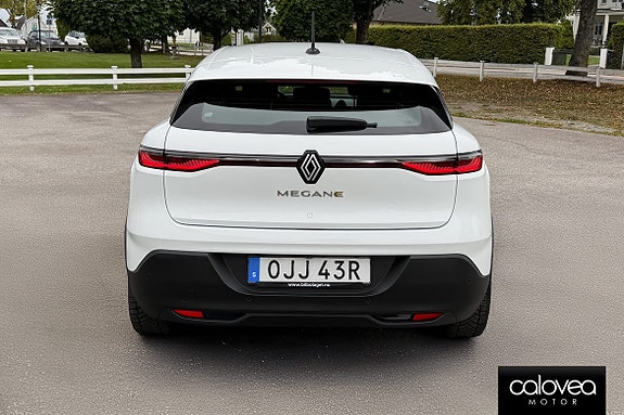 Renault Megane E-Tech 4 of 15