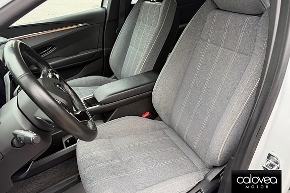 Renault Megane E-Tech 10 of 15