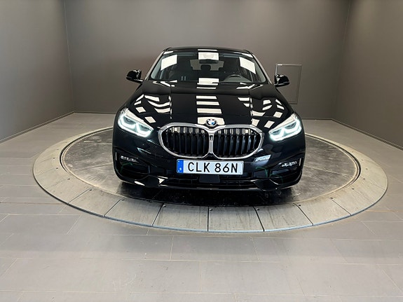 BMW 118i 8 of 23
