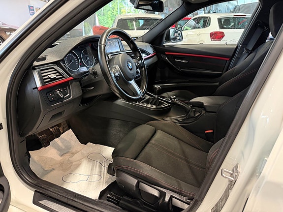 BMW 320d 11 of 18