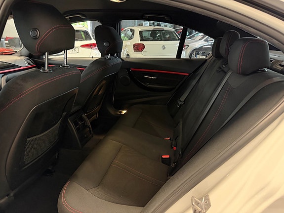 BMW 320d 10 of 18