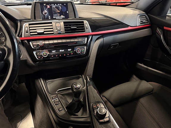 BMW 320d 15 of 18