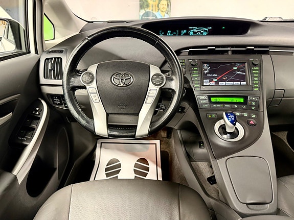 Toyota Prius 6 of 19