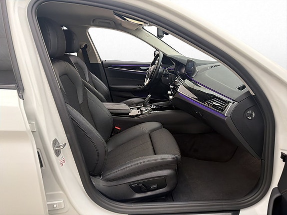 BMW 530e 18 of 30