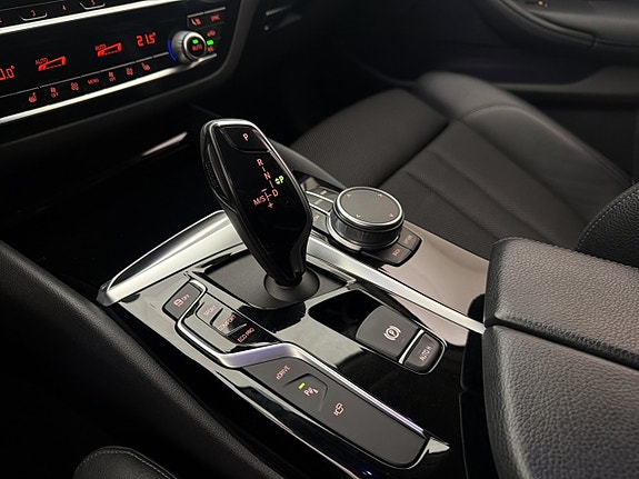 BMW 530e 29 of 30