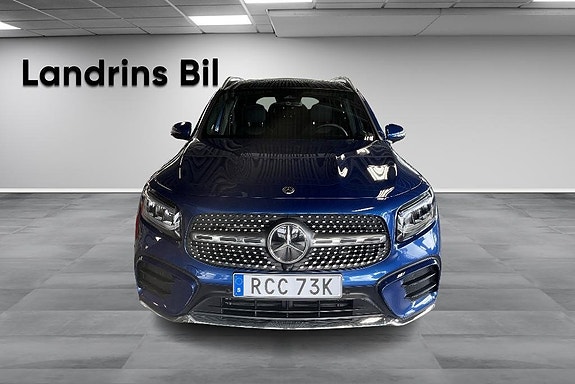 Mercedes-Benz GLB220 d 2 of 21