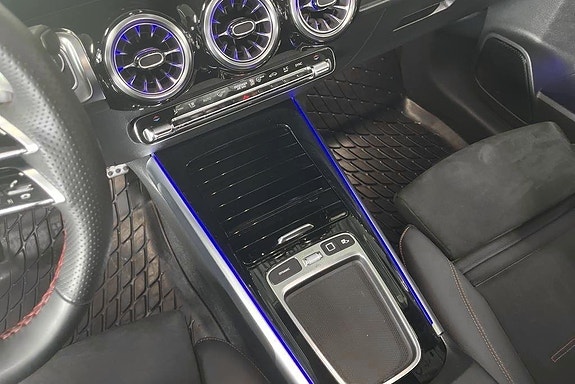 Mercedes-Benz GLB220 d 12 of 21