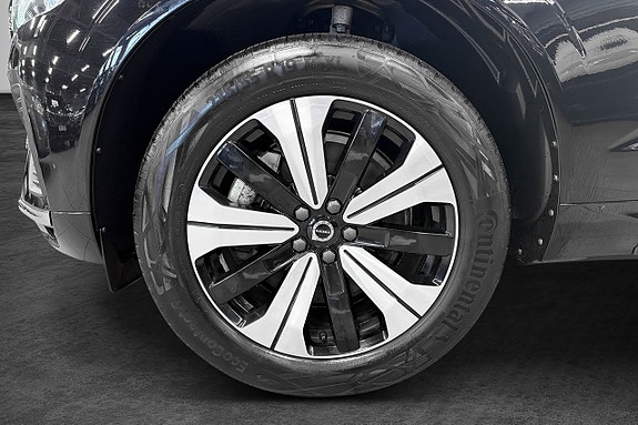 Volvo XC60 2 of 22