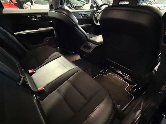 Volvo V60 16 of 19