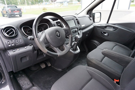 Renault Trafic 16 of 23