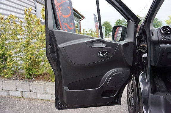 Renault Trafic 14 of 23