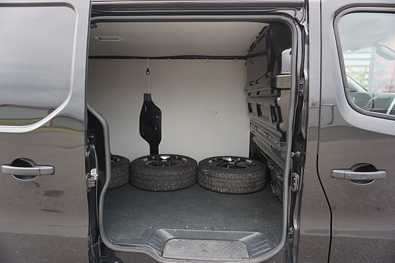 Renault Trafic 19 of 23