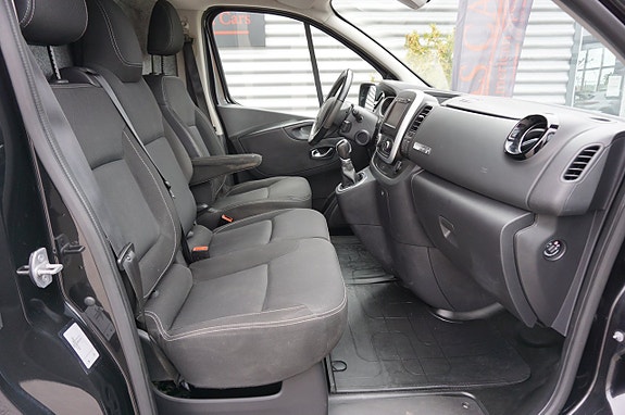 Renault Trafic 21 of 23