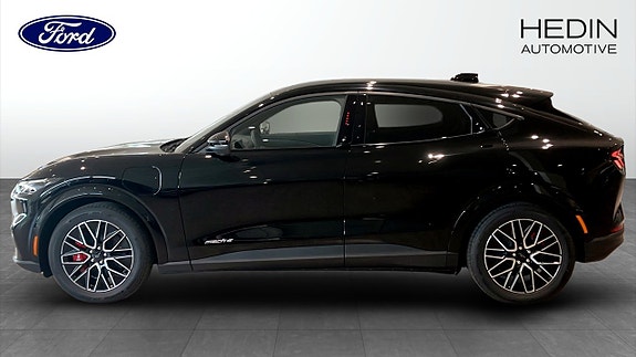 Ford Mustang Mach-E 6 of 13