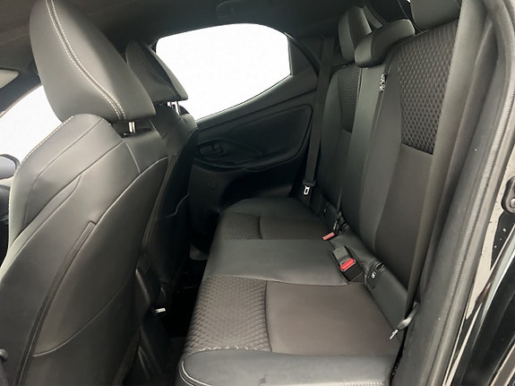 Toyota Yaris 17 of 29