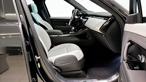 Land Rover Range Rover Sport 3 of 15