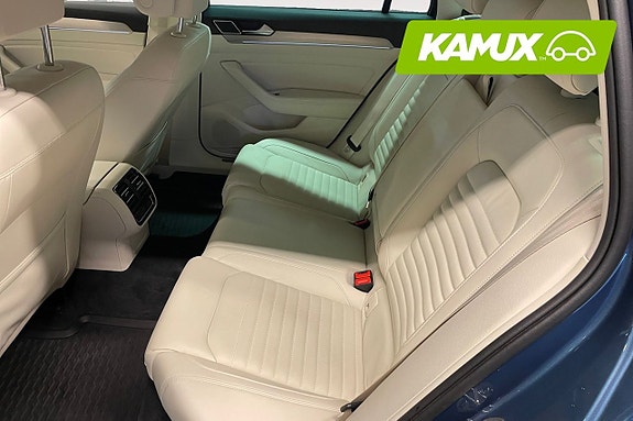 Volkswagen Passat Alltrack 12 of 24