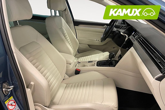 Volkswagen Passat Alltrack 13 of 24