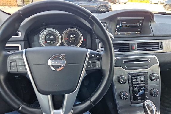 Volvo XC70 13 of 15