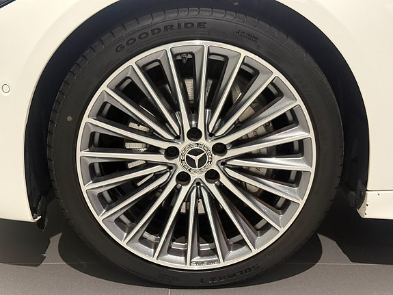 Mercedes-Benz C220 d 5 of 18