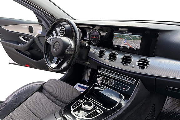 Mercedes-Benz E220 12 of 26