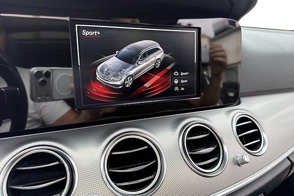 Mercedes-Benz E220 22 of 26