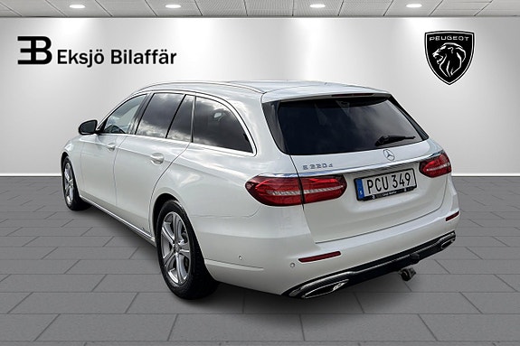 Mercedes-Benz E220 8 of 26