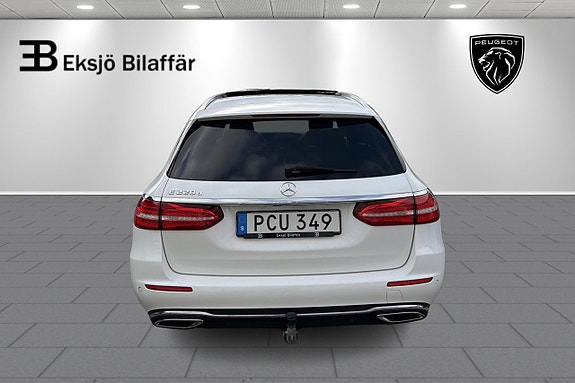 Mercedes-Benz E220 6 of 26