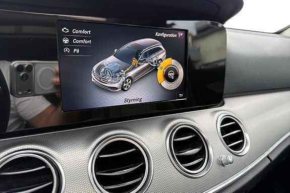 Mercedes-Benz E220 19 of 26