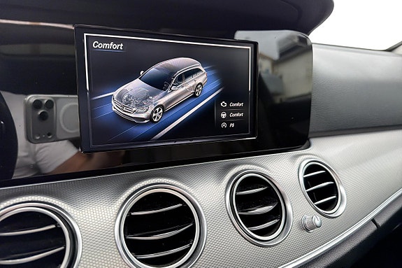 Mercedes-Benz E220 20 of 26