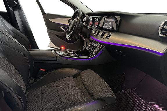 Mercedes-Benz E220 24 of 26
