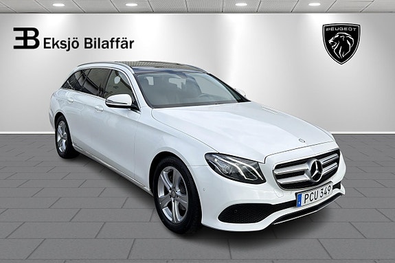 Mercedes-Benz E220 3 of 26