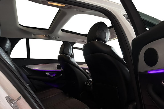 Mercedes-Benz E220 26 of 26