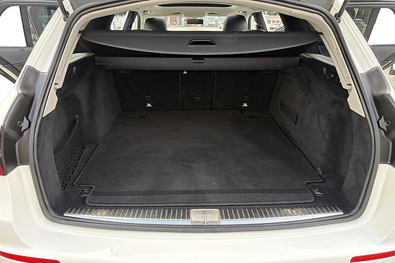 Mercedes-Benz E220 14 of 26