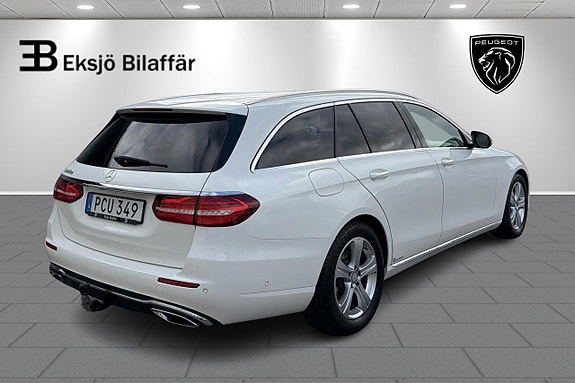 Mercedes-Benz E220 5 of 26