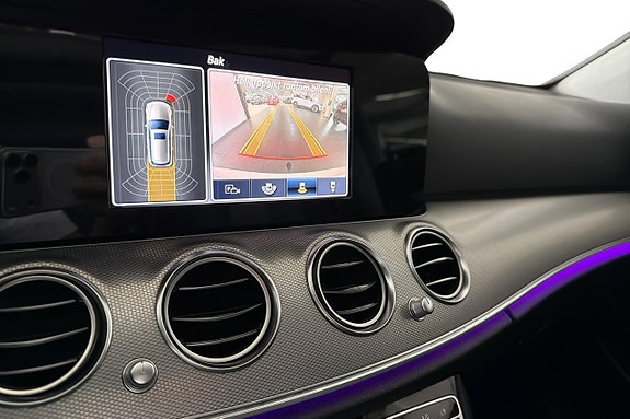 Mercedes-Benz E220 23 of 26