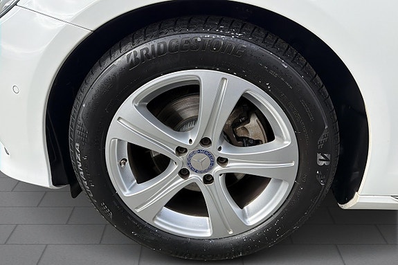 Mercedes-Benz E220 9 of 26
