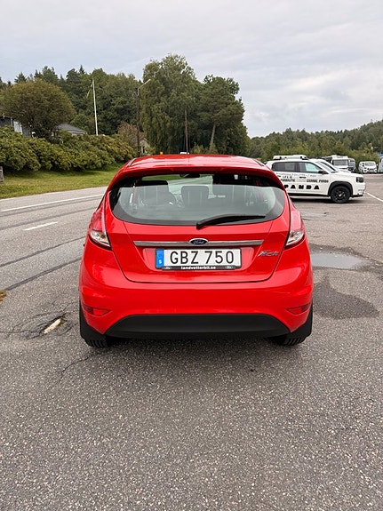 Ford Fiesta 5 of 13