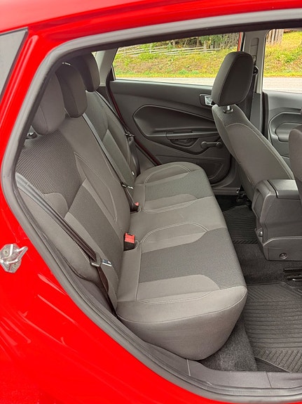 Ford Fiesta 7 of 13