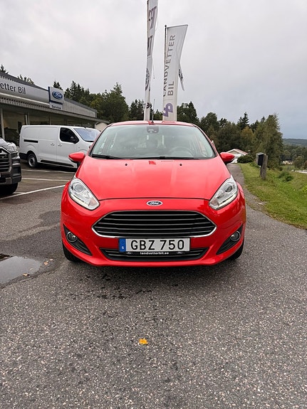 Ford Fiesta 2 of 13