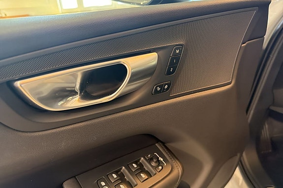 Volvo XC60 17 of 24