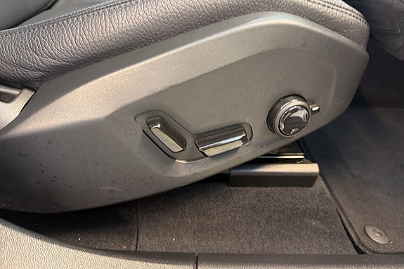 Volvo XC60 19 of 24