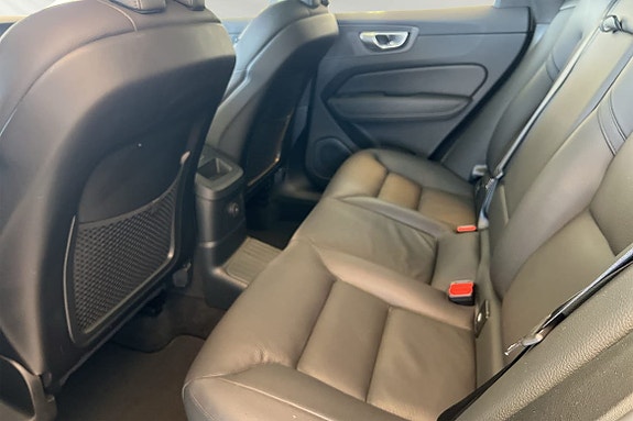 Volvo XC60 8 of 24