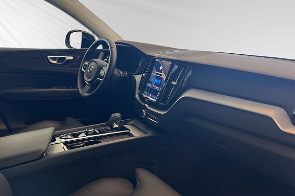 Volvo XC60 10 of 24